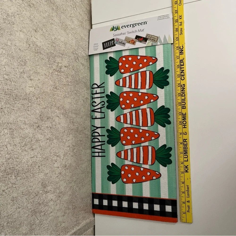 Evergreen Sassafras Easter Carrot Switch Mat - Green and Orange